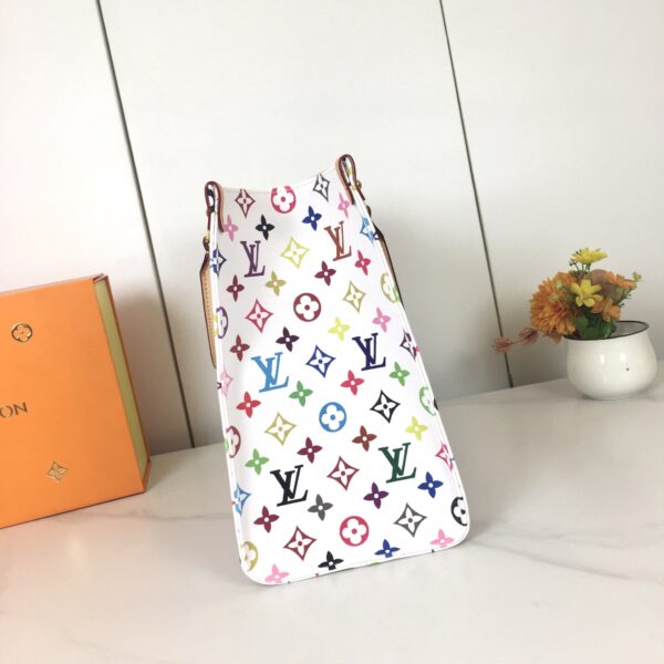 LV x TM On The Go MM  White  SIZE:35 x 27 x 14 cm