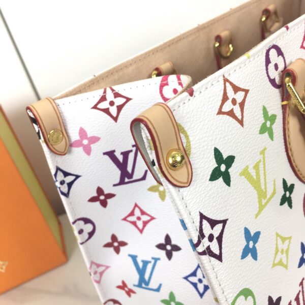 LV x TM On The Go MM  White  SIZE:35 x 27 x 14 cm