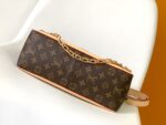 LV  Dauphine Soft GM  SIZE:28 x 20 x 11 cm