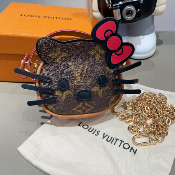 LV X Hello Kitty    SIZE:10×8×4 cm