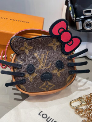 LV X Hello Kitty    SIZE:10×8×4 cm