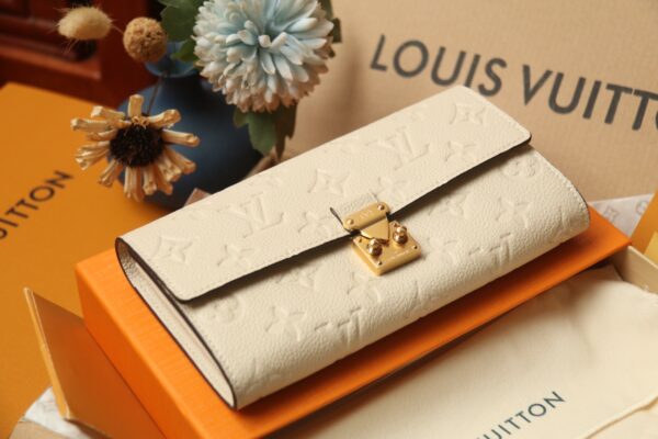 M83276  Wallet  White SIZE:19 x 11 x 3 cm